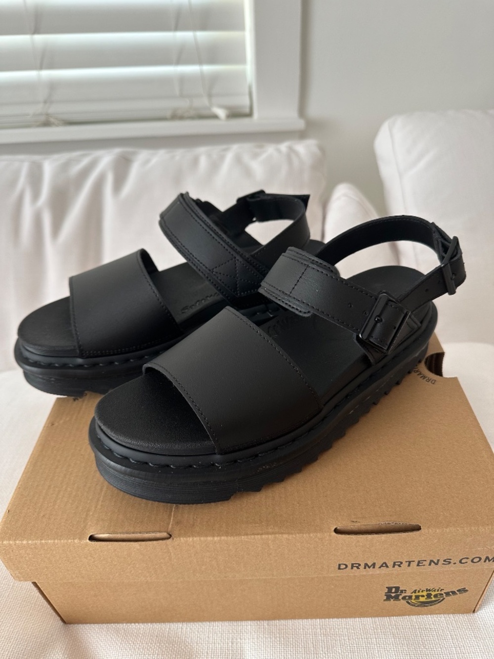 NWT Dr Martens Voss Hydro Black Leather Strap Platform Sandals Size 9 New In Box - Picture 3 of 16